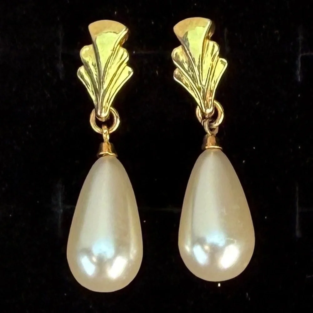 Vintage Goldtone and Cream Teardrop Faux Pearl Pierced Earrings